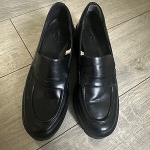 Universal Thread Sleek Black Loafers